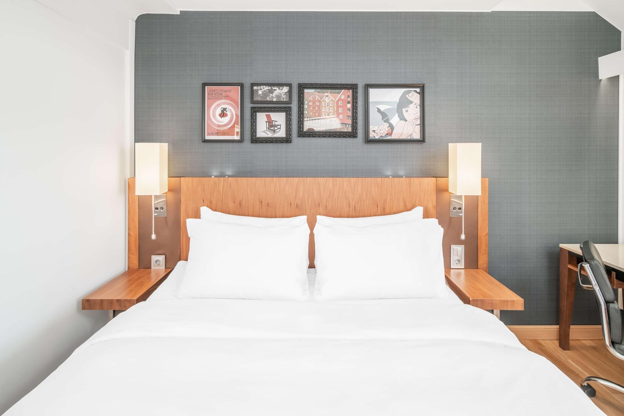 Radisson Blu Royal Garden Hotel, 4*