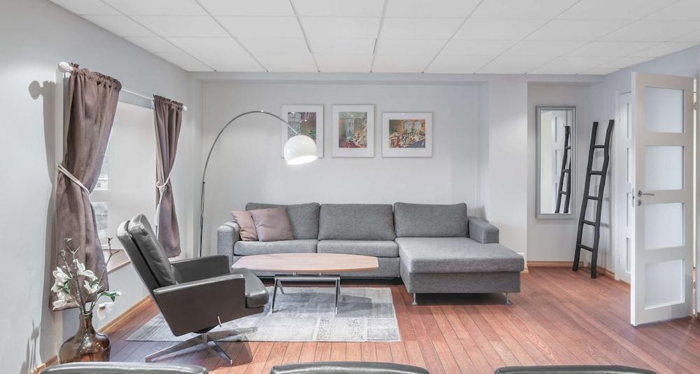 Radisson Blu Royal Garden Hotel, Hotell 4*