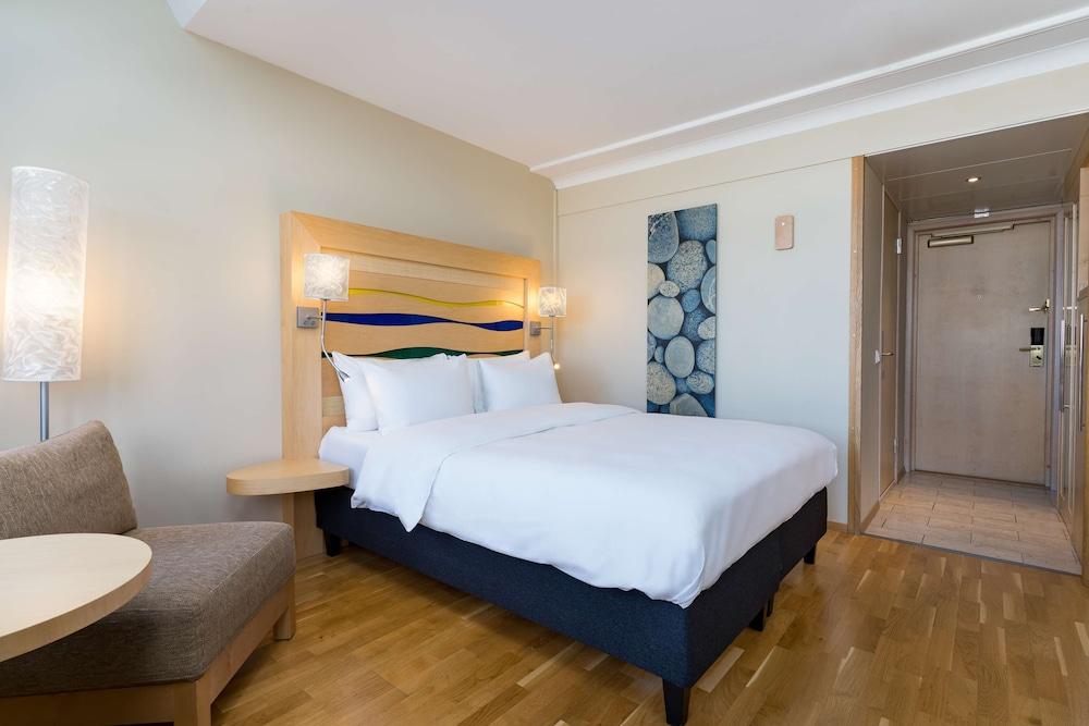 Radisson Blu Royal Garden Hotel, 4*