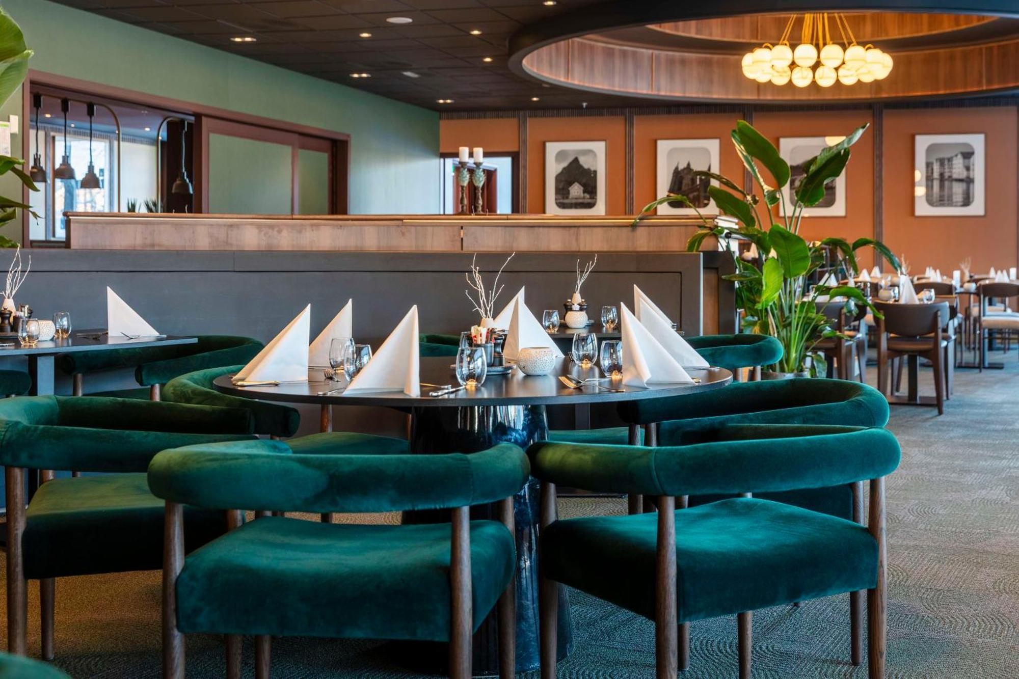 Radisson Blu Royal Garden Hotel, 4*
